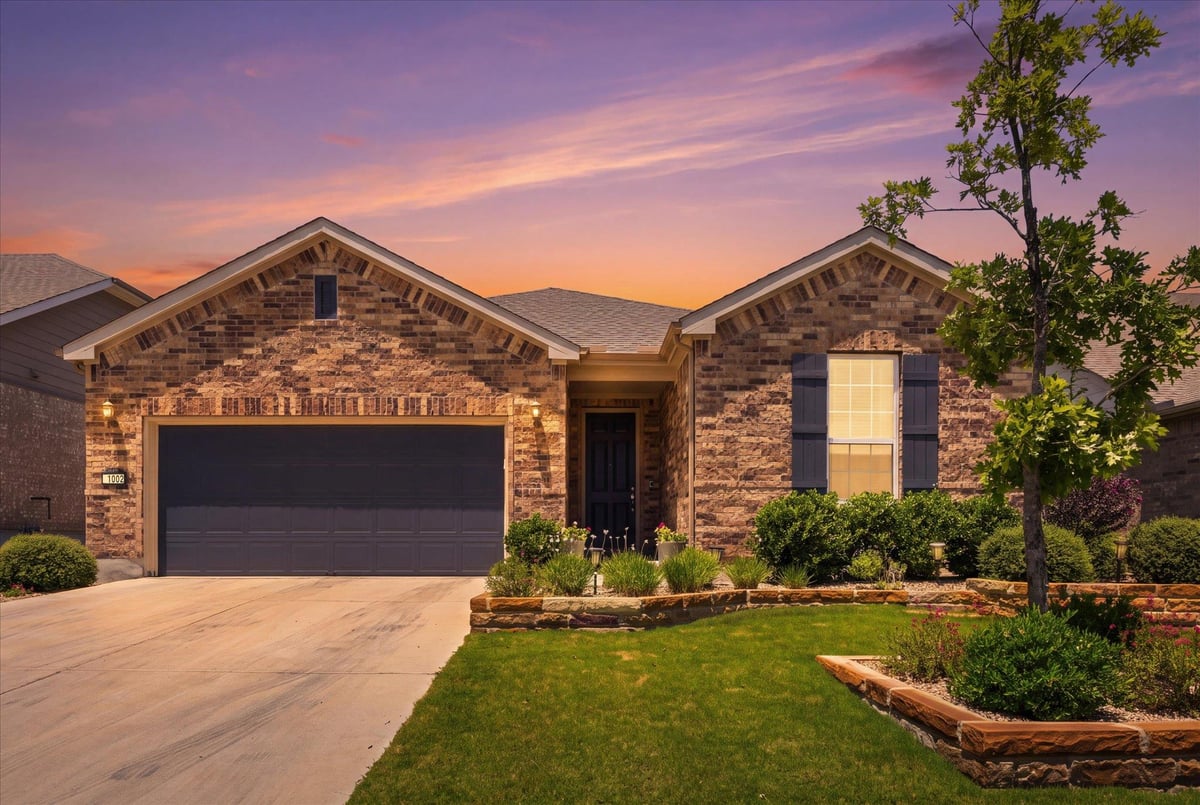 1002 Hanging Star LN - property photo 1 - Luxury home in Sun City, Georgetown, TX