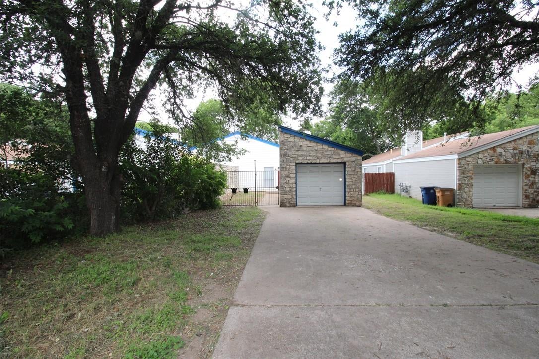 View 1002 King Albert ST Unit #B in Southbreeze 1002 King Albert ST Unit #B - property photo 1 - Luxury home in Southbreeze, Austin, TX