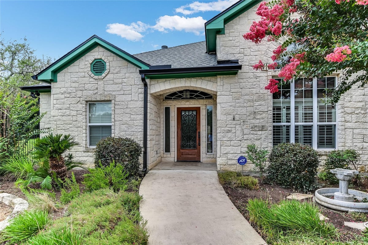 View 1002 Madison CIR in Loma Vista 1002 Madison CIR - front exterior - Luxury home in Loma Vista, Marble Falls, TX