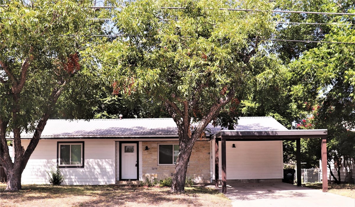 View 1002 N Main ST in Burnet 1002 N Main ST, photo 1, Burnet, Burnet, TX