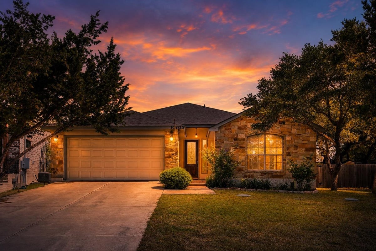 View 10025 Janet LOOP in Valley Lake Hills Sec 01 10025 Janet LOOP - front exterior - Luxury home in Valley Lake Hills Sec 01, Dripping Springs, TX