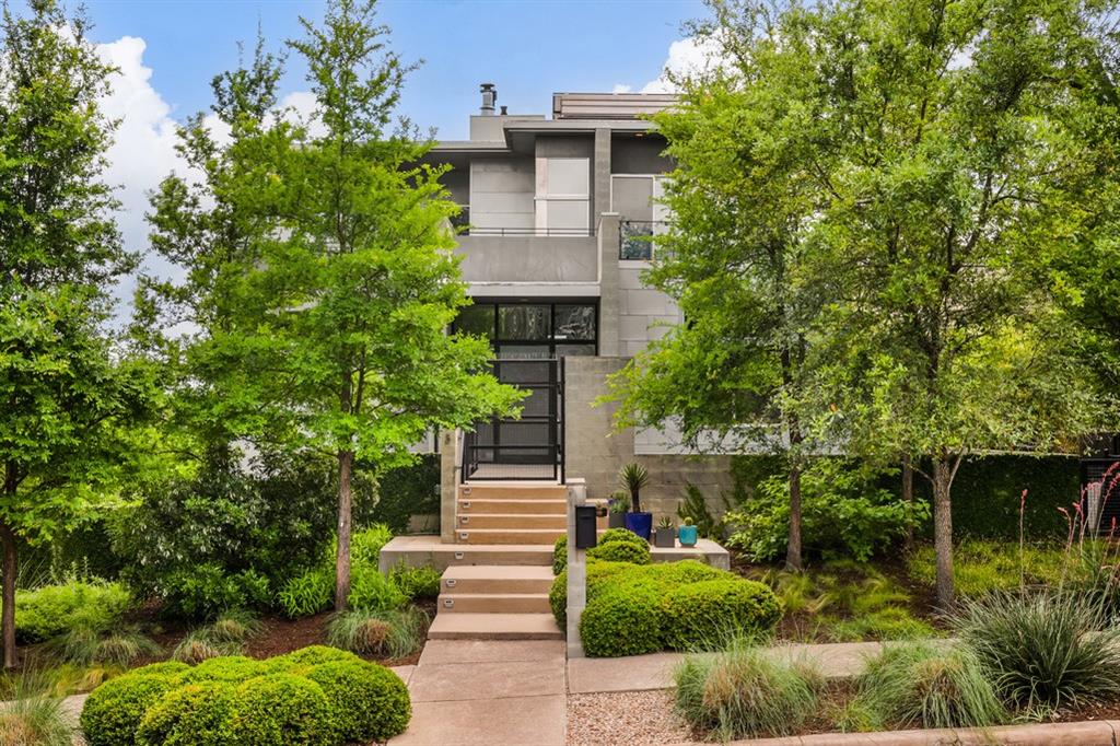 View 1003 E 8th St in Robertson George L 1003 E 8th St - front exterior - Luxury home in Robertson George L, Austin, TX
