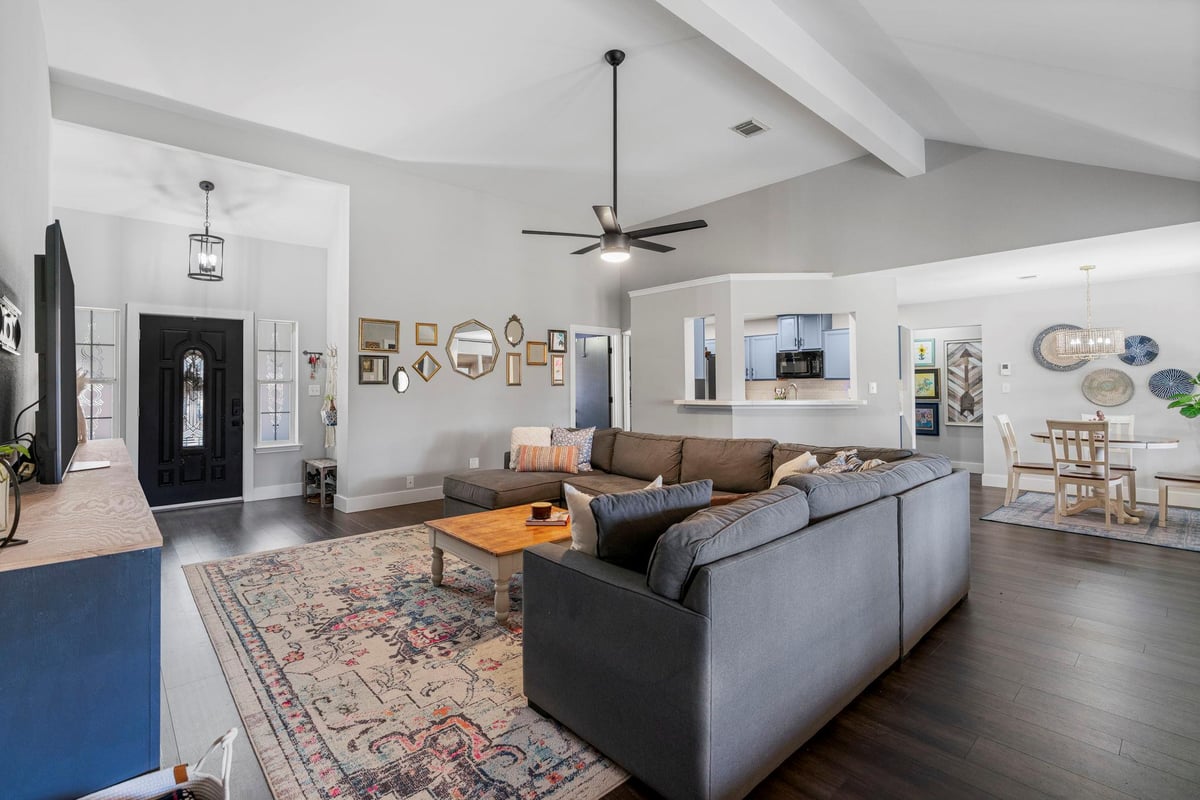 Living area at 1003 Sunset Canyon Dr S - 4 bed 2 bath home