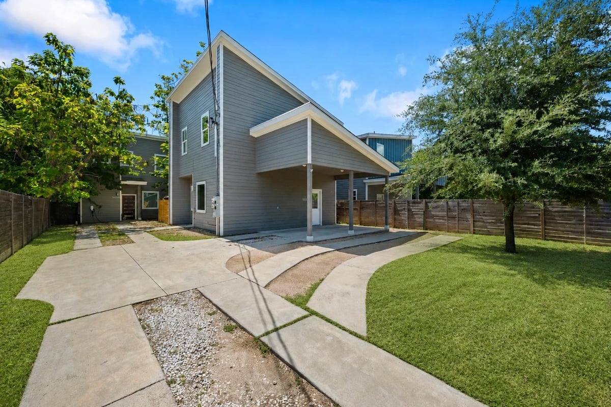 View 1003 Valdez ST Unit #A in Chernosky 16 1003 Valdez ST Unit #A - property photo 1 - Luxury home in Chernosky 16, Austin, TX