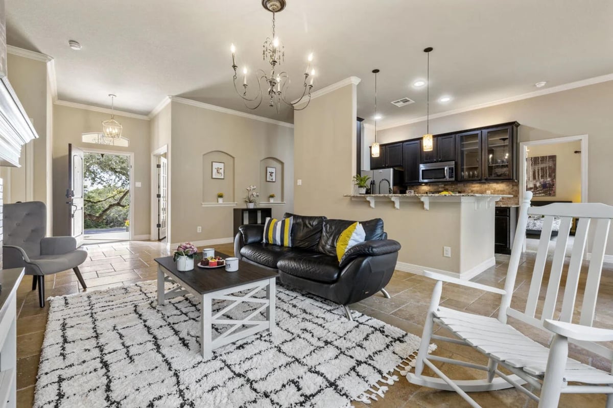 Primary bedroom at 10033 Longhorn Skwy - 4 bed 2 bath home