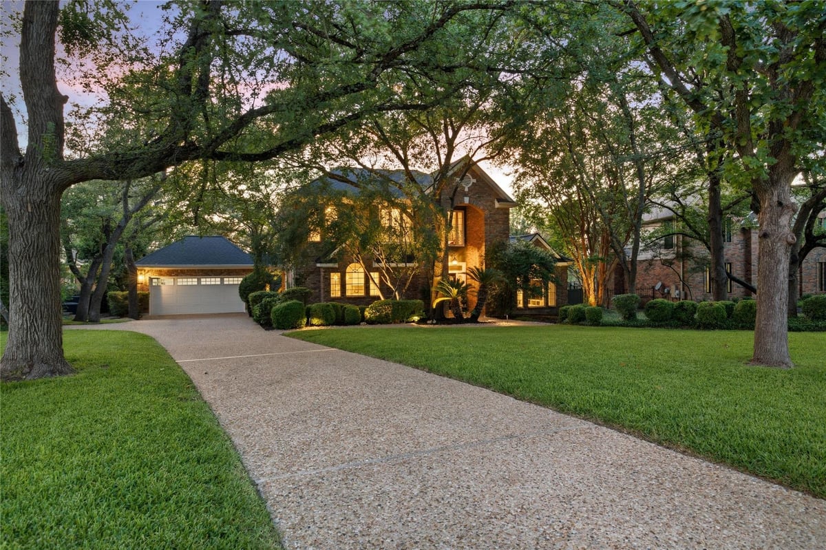 View 10038 Circleview DR in Barton Creek West 10038 Circleview DR - property photo 1 - Luxury home in Barton Creek West, Austin, TX