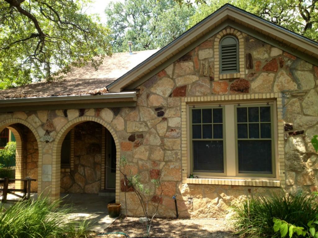 View 1004 Bouldin Ave in Bon Air Knolls 1004 Bouldin Ave - property photo 1 - Luxury home in Bon Air Knolls, Austin, TX