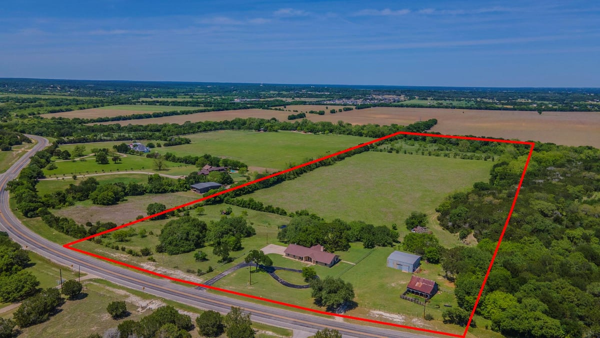 View 10040 W FM 93 in NONE 10040 W FM 93 - front exterior - Luxury home in NONE, Belton, TX