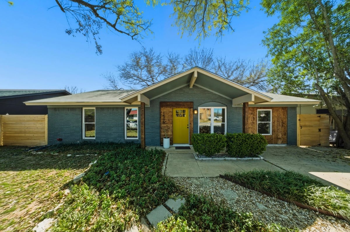 1005 Arthur Stiles Rd - front exterior - Luxury home in Johnston Terrace Sec 07, Austin, TX