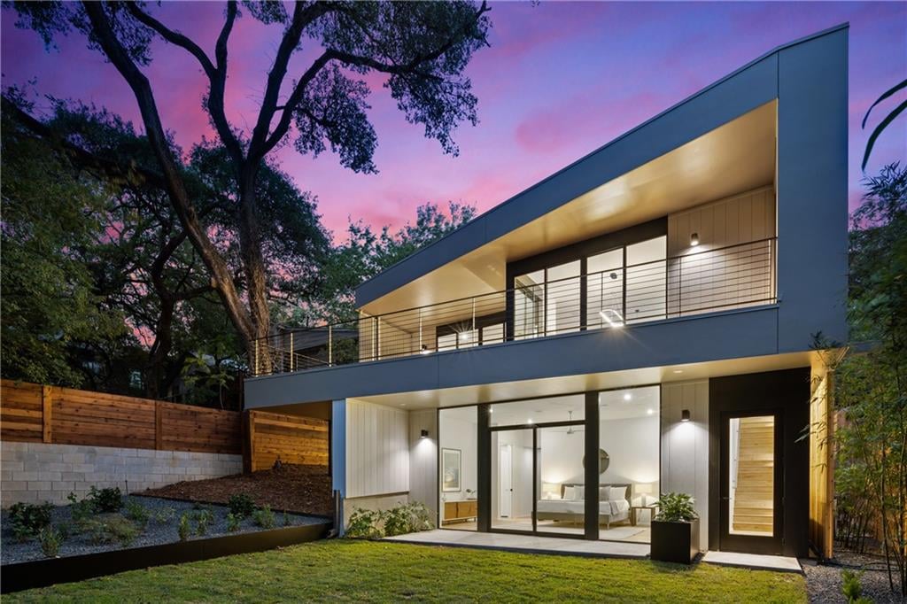 View 1005 S 3rd St in Bouldin Creek 1005 S 3rd St - property photo 1 - Luxury home in Bouldin Creek, Austin, TX