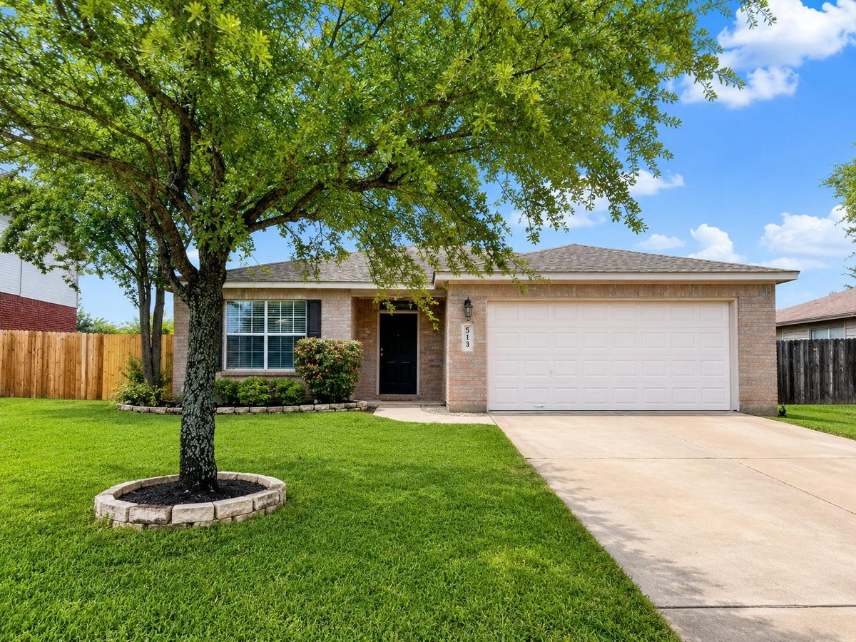 View 1005 W South ST in Westview Meadows Ph 01 1005 W South ST - front exterior - Luxury home in Westview Meadows Ph 01, Leander, TX