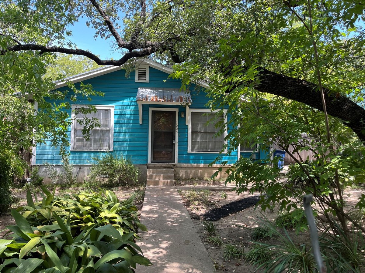 View 1006 Brodie ST in Bouldin James E Add 1006 Brodie ST - property photo 1 - Luxury lot in Bouldin James E Add, Austin, TX