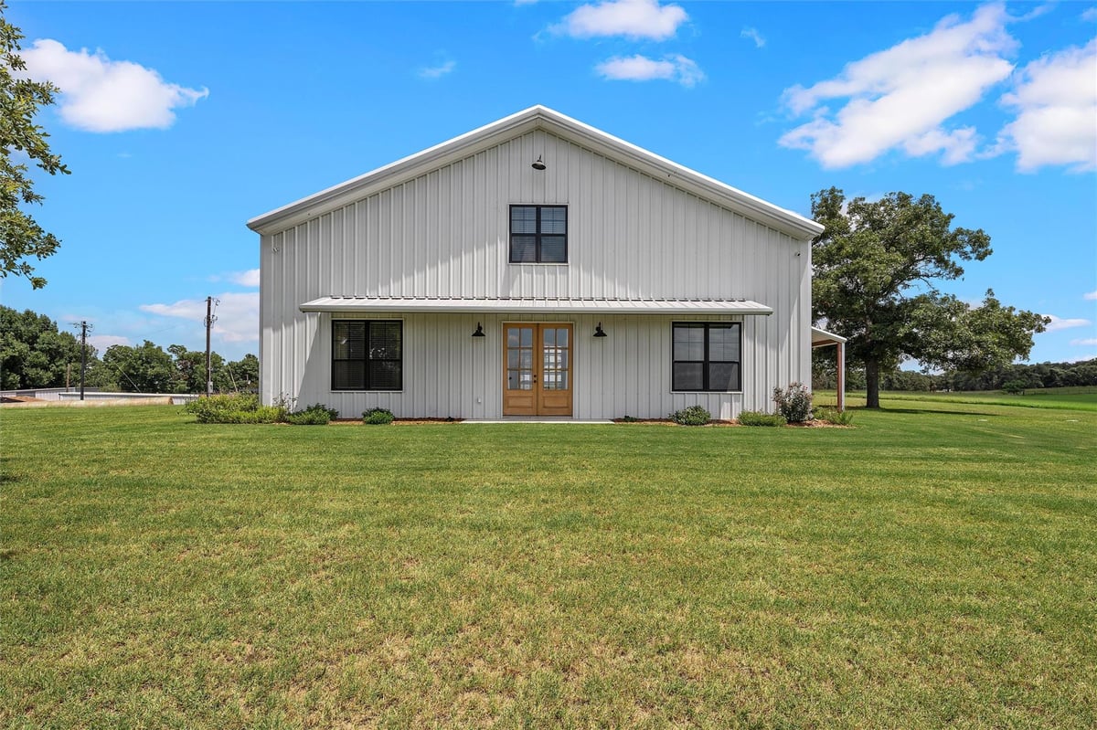 Living area at 1006 County Road 280 - 2 bed 1 bath home