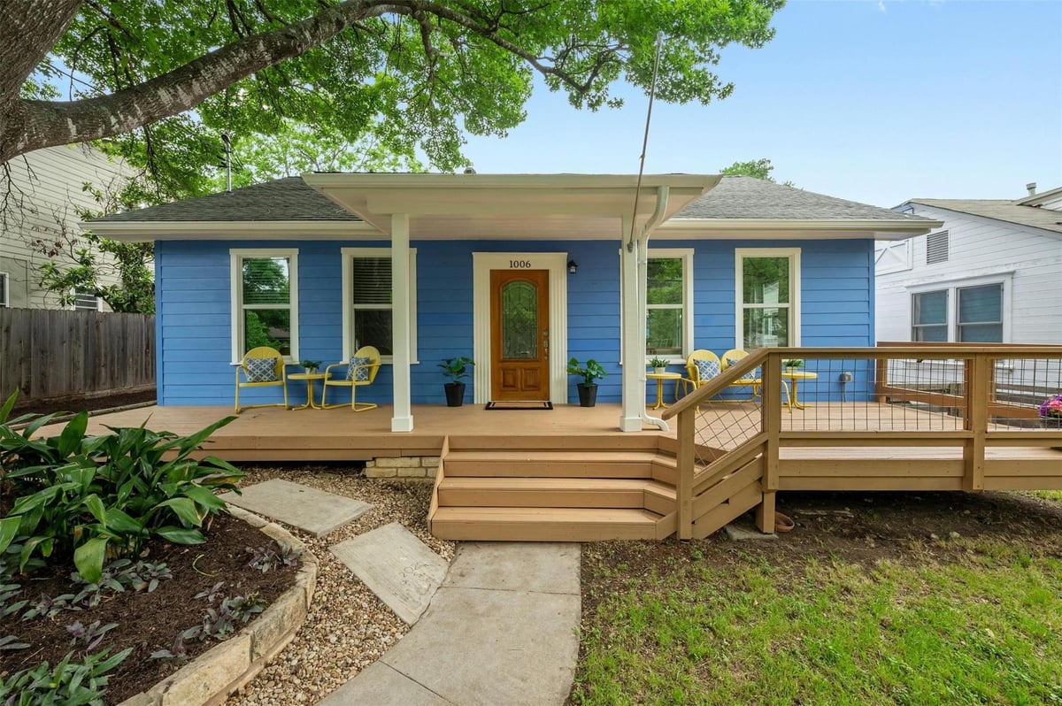 View 1006 Kinney Ave in Barton Heights 1006 Kinney Ave - front exterior - Luxury home in Barton Heights, Austin, TX