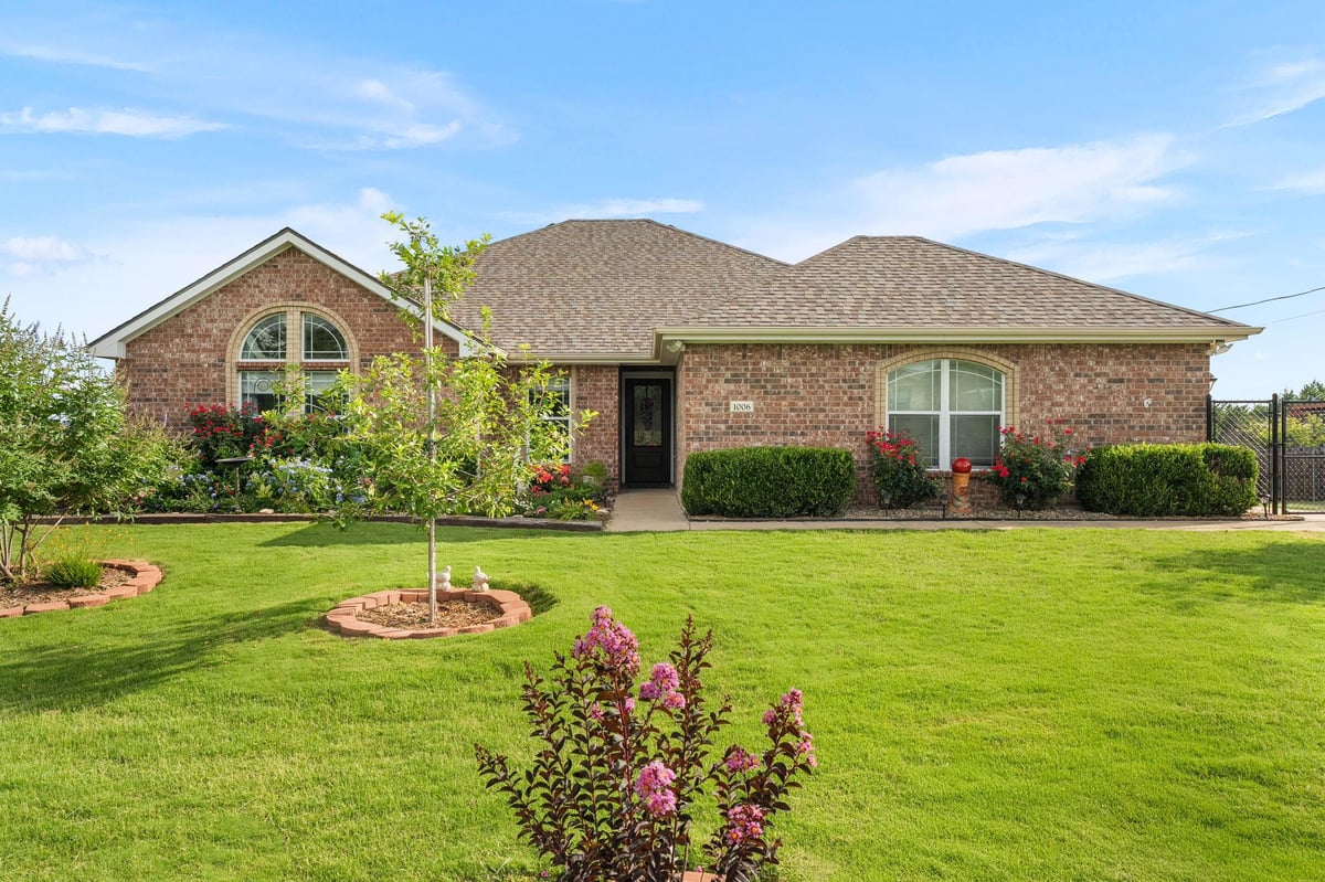View 1006 Lonestar DR in Wells Ranch Ph 3 1006 Lonestar DR - front exterior - Luxury home in Wells Ranch Ph 3, Kempner, TX