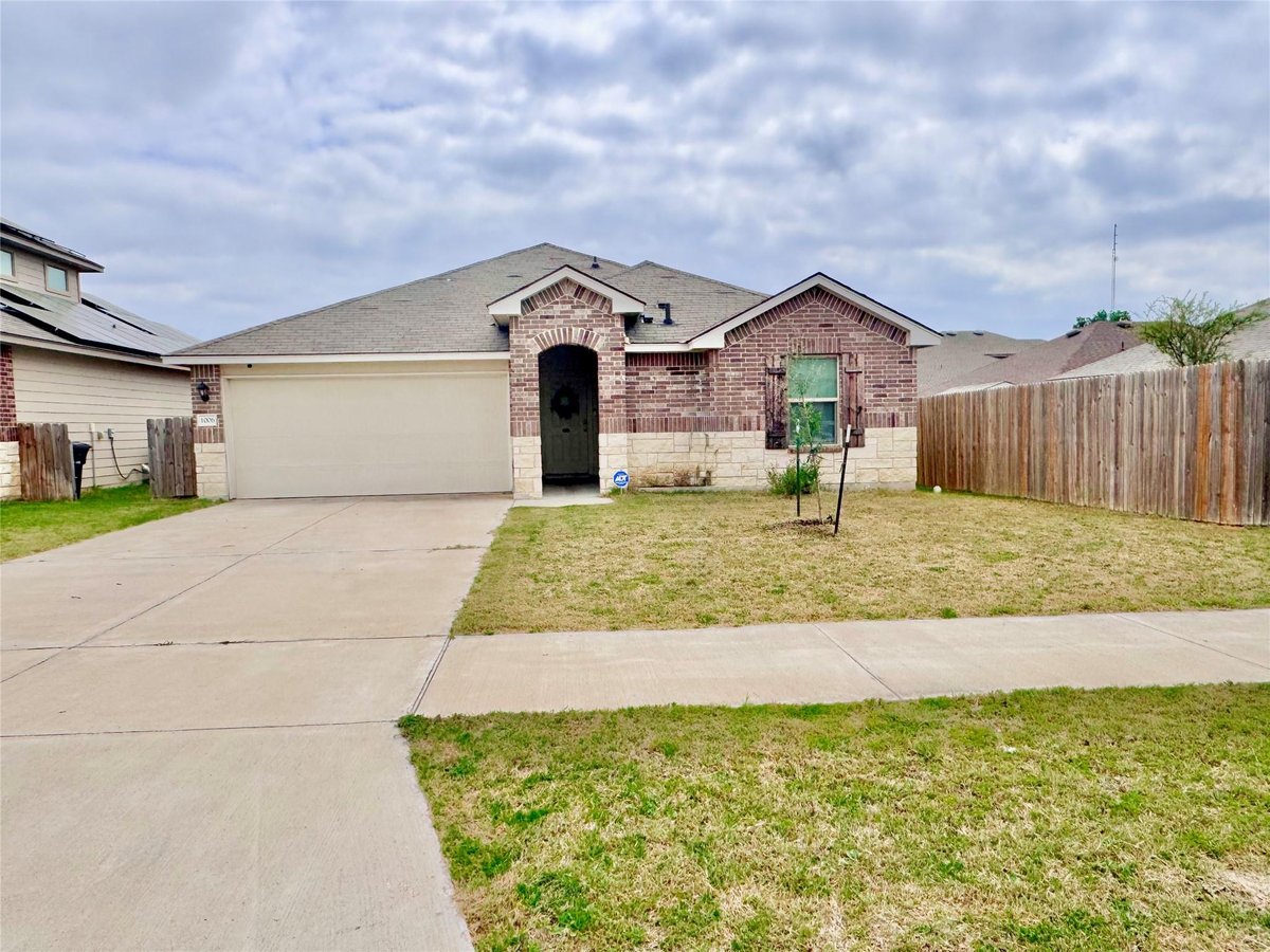 Living area at 1006 Rosa Parks Dr - 3 bed 2 bath home