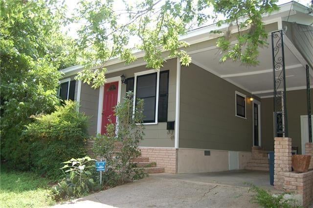 View 1006 Winsted LN in Johnson Carlton 1006 Winsted LN - property photo 1 - Luxury home in Johnson Carlton, Austin, TX