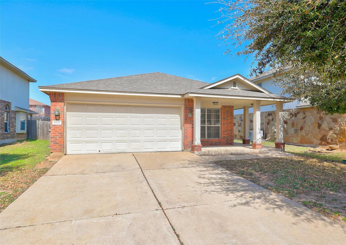 View 1007 Aiken Dr in Benbrook Ranch Sec 02 Ph 01 1007 Aiken Dr - front exterior - Luxury home in Benbrook Ranch Sec 02 Ph 01, Leander, TX