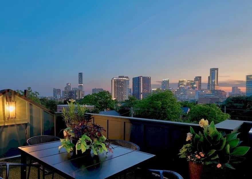 View 1007 E 15th ST Unit #2 in 1007 East 15th Condos 1007 E 15th ST Unit #2 - front exterior - Luxury home in 1007 East 15th Condos, Austin, TX