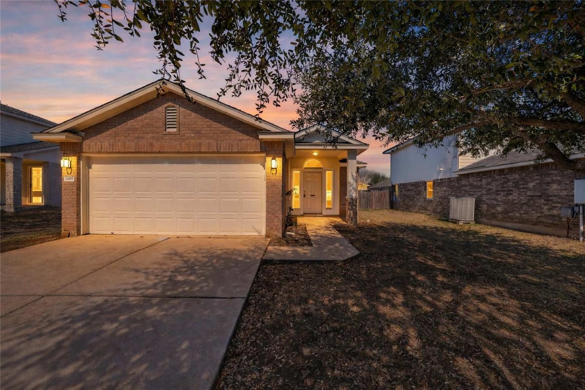 View 1007 Gentry Dr in Benbrook Ranch Sec 02 Ph 01 1007 Gentry Dr - front exterior - Luxury home in Benbrook Ranch Sec 02 Ph 01, Leander, TX