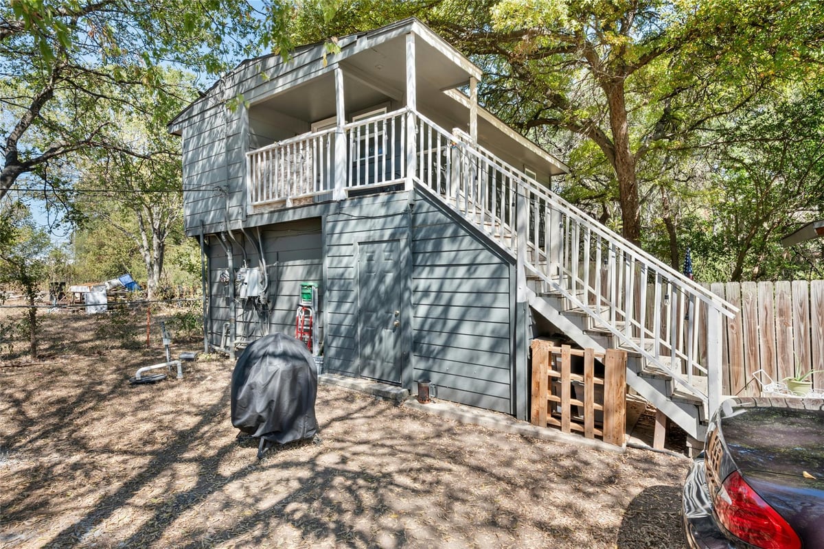 View 1007 Hackberry St Unit #A/B/C/D in Fairlawn Add 1007 Hackberry St Unit #A/B/C/D - front exterior - Luxury home in Fairlawn Add, San Marcos, TX