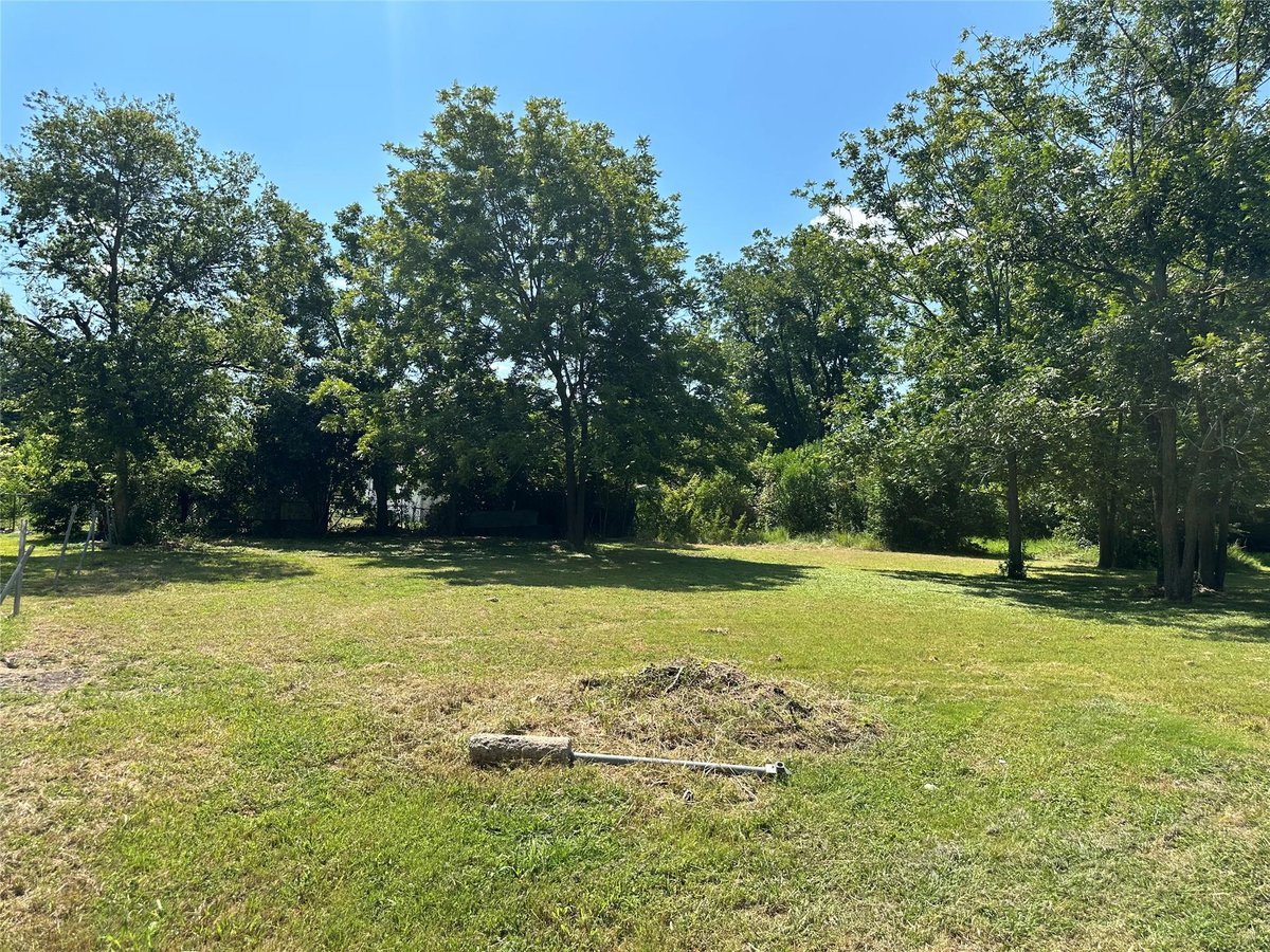 View 1007 S 18th St in Daniels 2nd Add 1007 S 18th St - front exterior - Luxury lot in Daniels 2nd Add, Temple, TX
