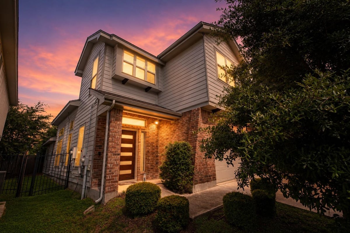 View 1007 Totis RD in Searight Village 1007 Totis RD - front exterior - Luxury home in Searight Village, Austin, TX