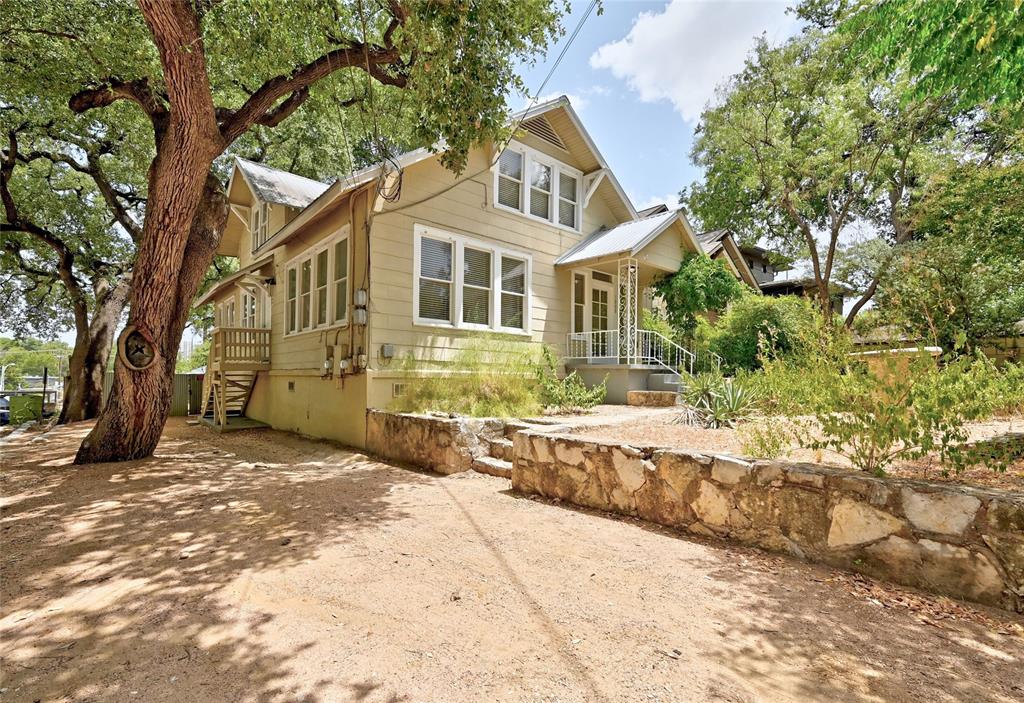 View 1008 Daniel DR Unit #B in Arboles Terrace 1008 Daniel DR Unit #B - property photo 1 - Luxury home in Arboles Terrace, Austin, TX