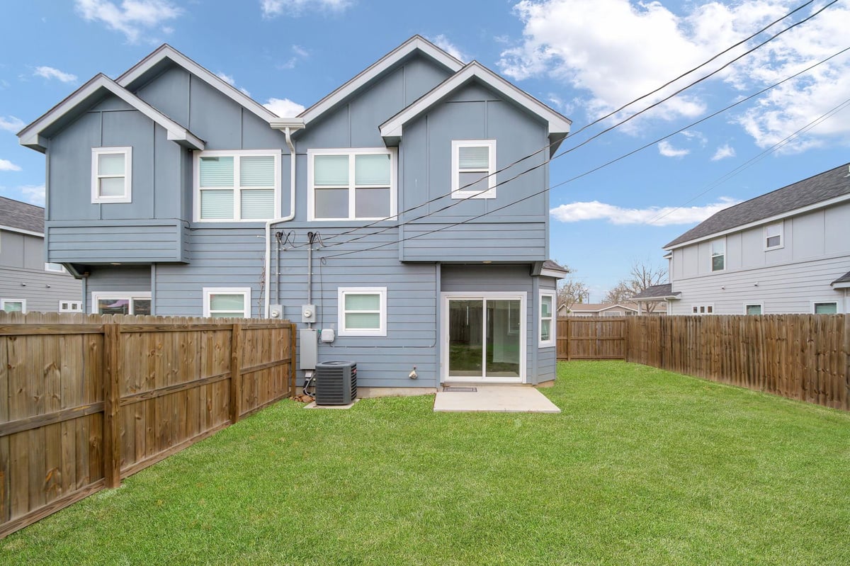 Primary bedroom at 1008 E Fannin St - Fannin Place Sub, Luling, TX