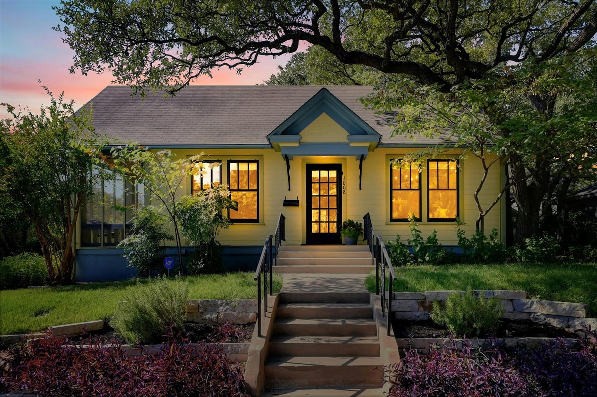View 1008 Hillside Ave in Norwood Heights 1008 Hillside Ave - property photo 1 - Luxury home in Norwood Heights, Austin, TX