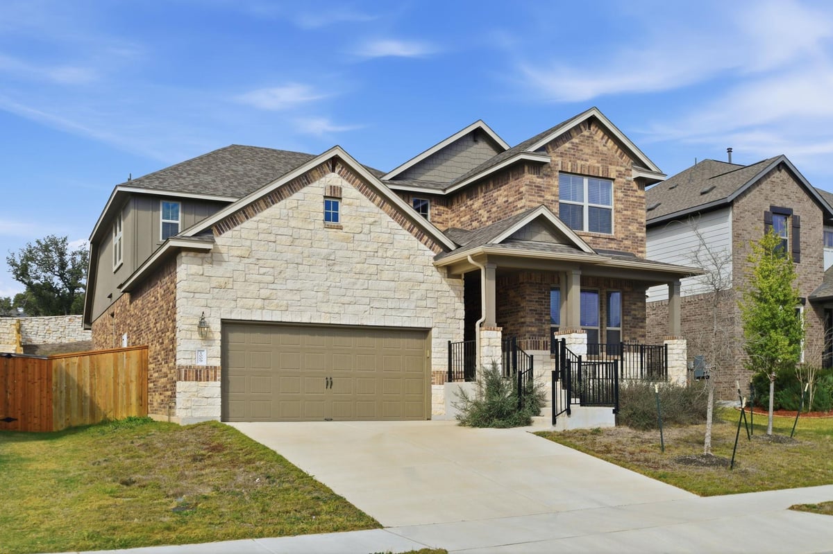 Living area at 1009 Calendula Trl - 4 bed 3 bath home