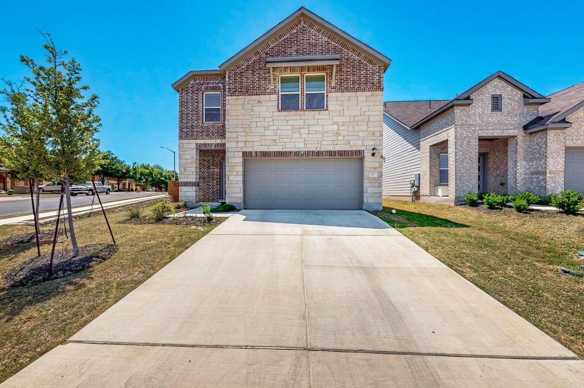 View 101 Breccia TRL in Stonewall Ranch 40 101 Breccia TRL - front exterior - Luxury home in Stonewall Ranch 40, Liberty Hill, TX