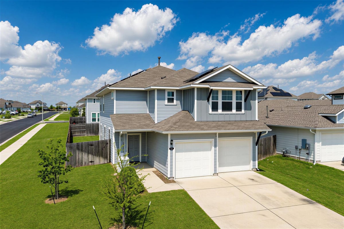 101 Crescent ST - front exterior - Luxury home in Arrowpoint, Georgetown, TX