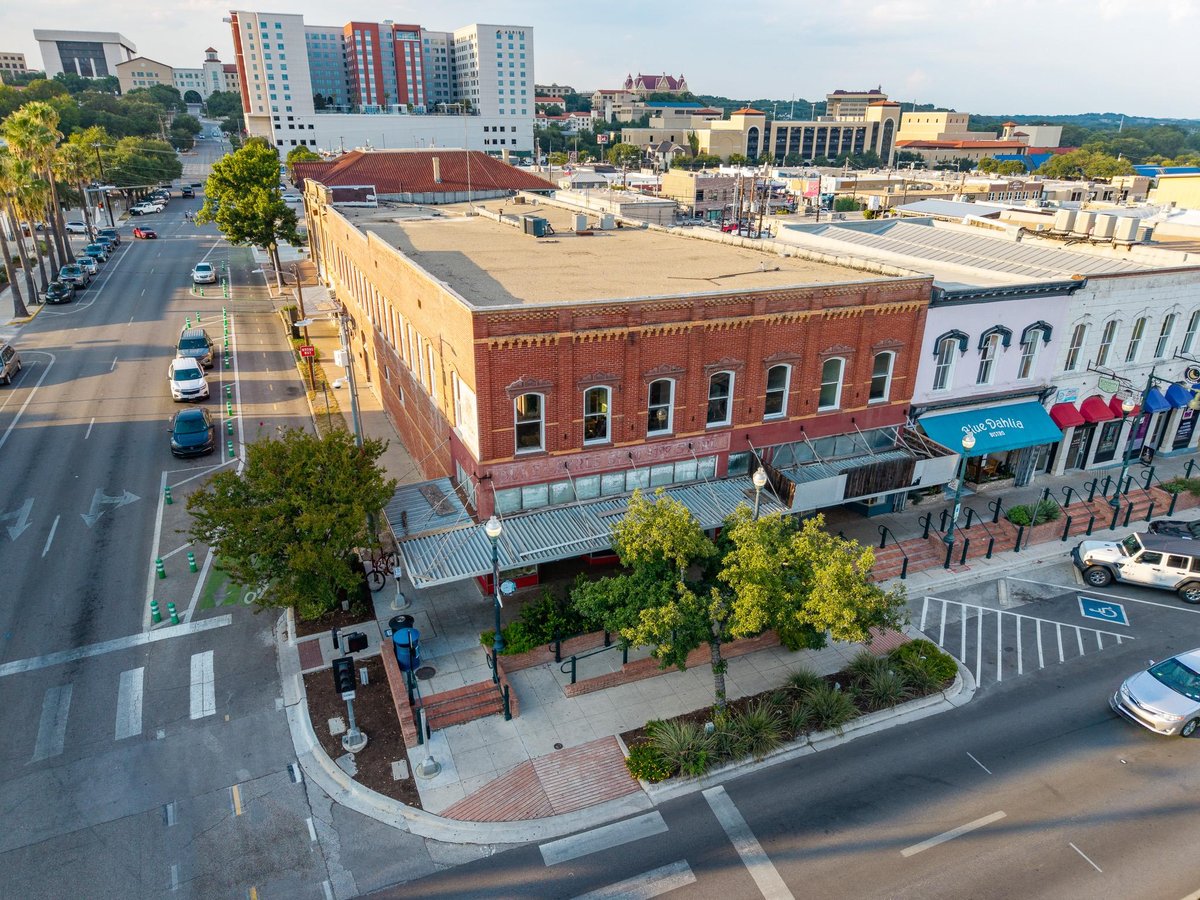 View 101 E Hopkins St in Original Town Of San Marcos 101 E Hopkins St - aerial view with 101 E Hopkins St in San Marcos - Luxury home in Original Town Of San Marcos, San Marco...