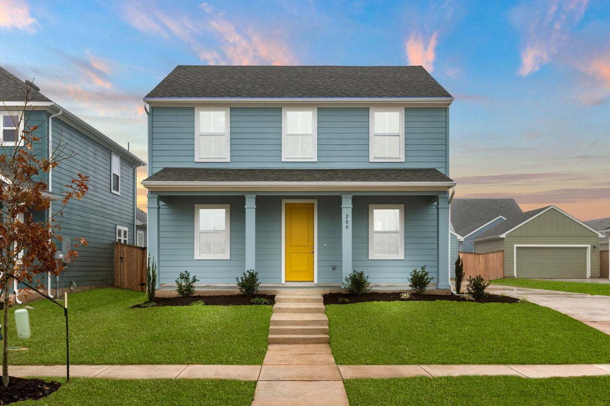 101 Elm Branch Trl - front exterior - Luxury home in Castlewood, Taylor, TX