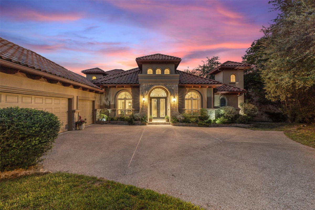 View 101 Lakeway Hills Cv in Estates Lakeway Hills Sec 03 101 Lakeway Hills Cv - property photo 1 - Luxury home in Estates Lakeway Hills Sec 03, Lakeway, TX