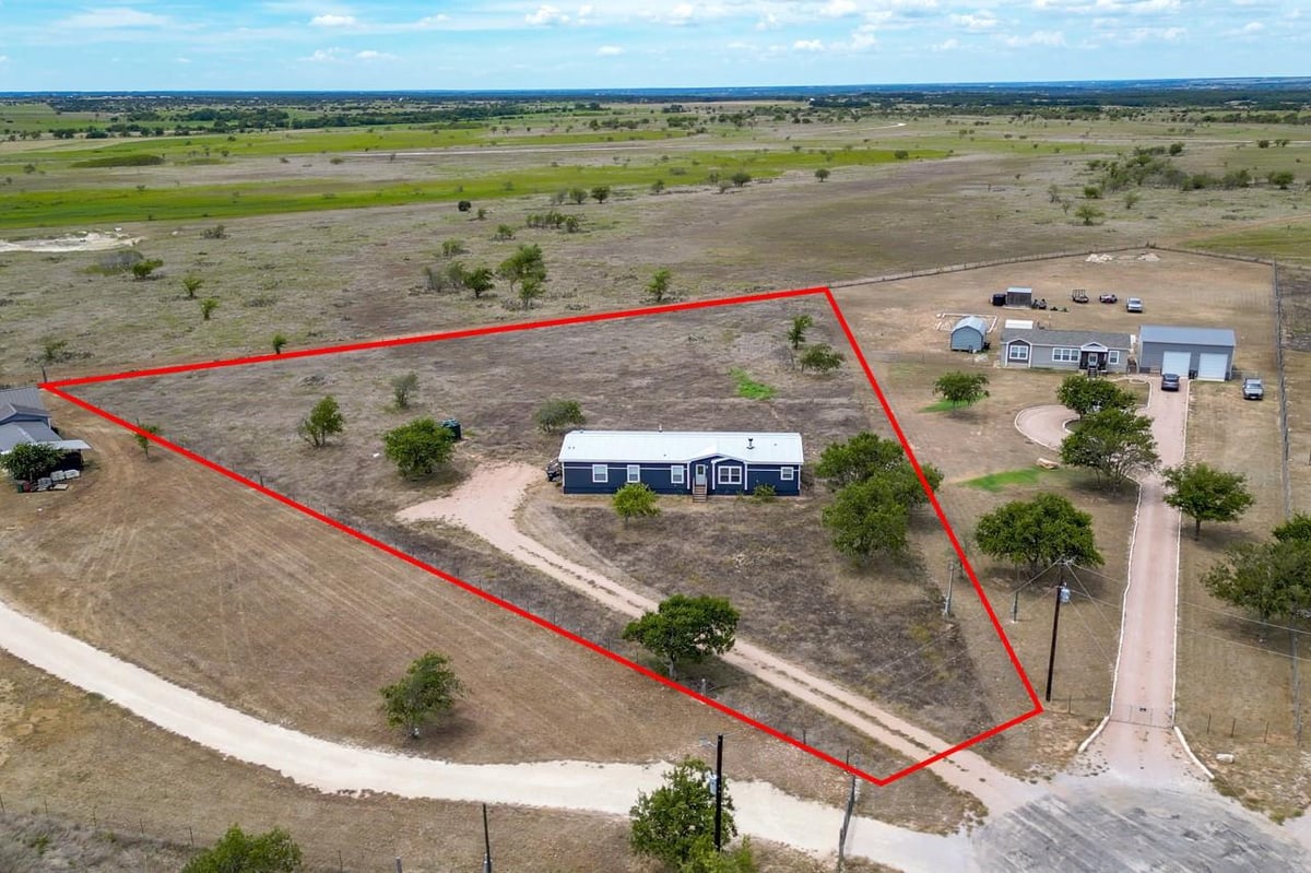 View 101 Samuel Dr in Dockal Ranchettes 101 Samuel Dr - front exterior - Luxury home in Dockal Ranchettes, Bertram, TX