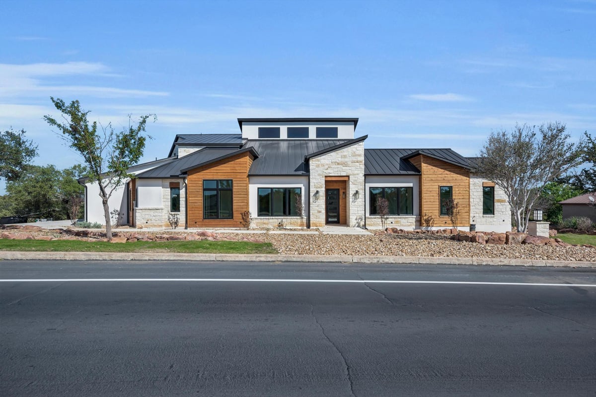 101 Silver Way - front exterior - Luxury home in Horseshoe Bay West, Horseshoe Bay, TX