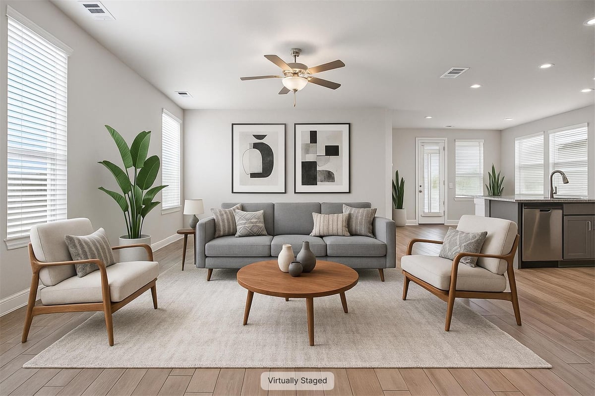 Living area at 101 Stone Canyon Dr - 6 bed 3 bath home