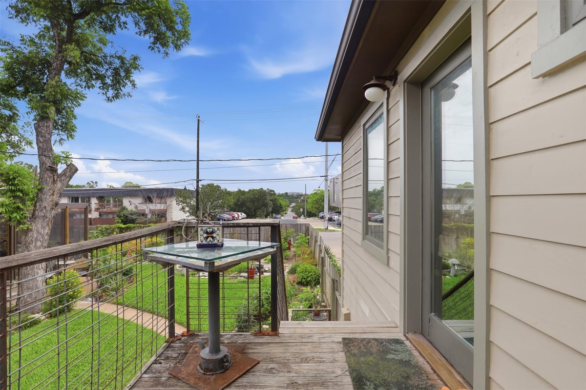 View 101 W 33rd ST Unit #B in Aldridge Place 101 W 33rd ST Unit #B - property photo 1 - Luxury home in Aldridge Place, Austin, TX