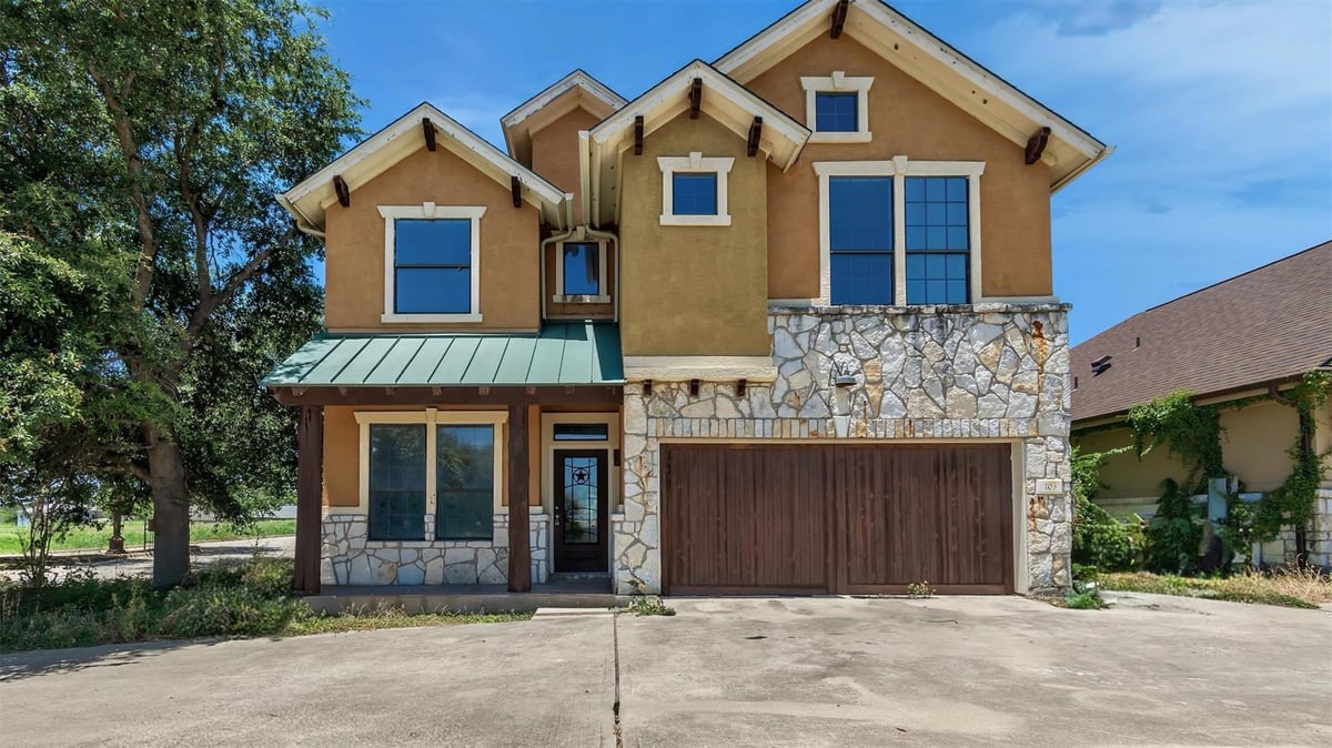 View 1010 Immanuel Rd Unit 103 Unit #103 in Mountain Creek Ranch Condo 1010 Immanuel Rd Unit 103 Unit #103 - front exterior - Luxury home in Mountain Creek Ranch Condo, Pflugerville, TX