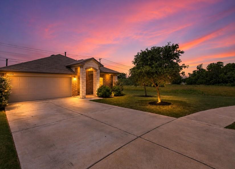 View 1010 Pembroke CT in MAGER MEADOWS 1010 Pembroke CT - front exterior - Luxury home in MAGER MEADOWS, Hutto, TX