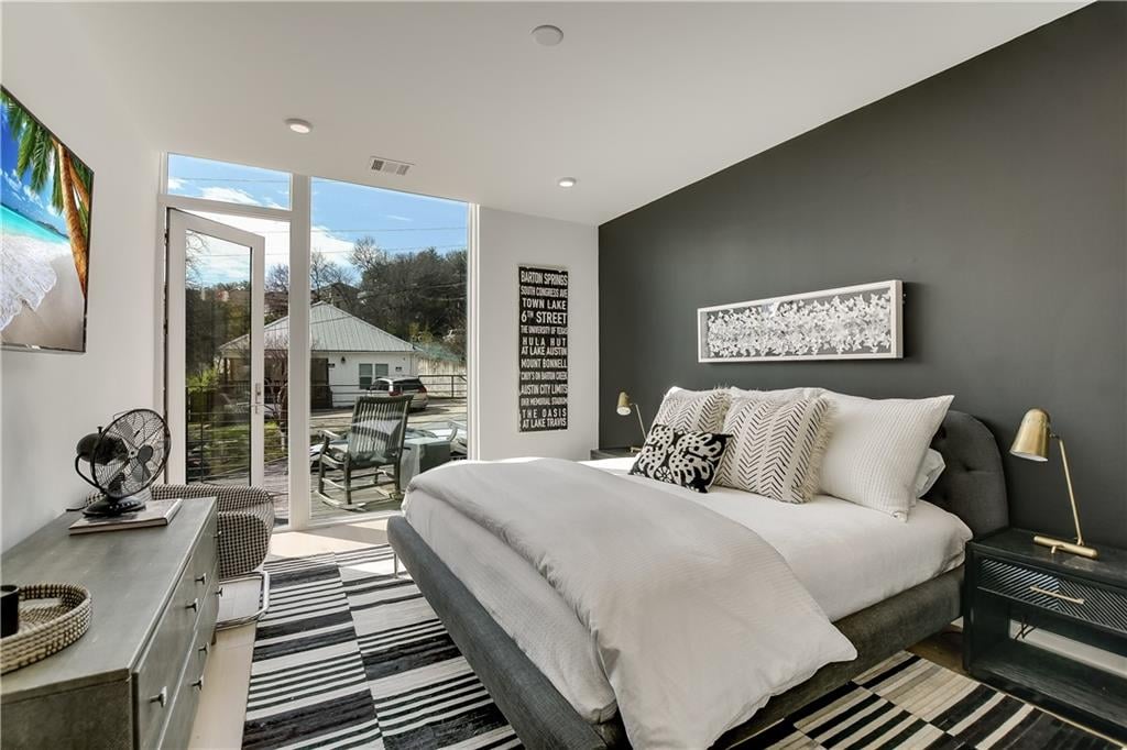 View 1010 W 10th St Unit #104 in MLS Area 1B 1010 W 10th St Unit #104 - property photo 1 - Luxury home in MLS Area 1B, Austin, TX