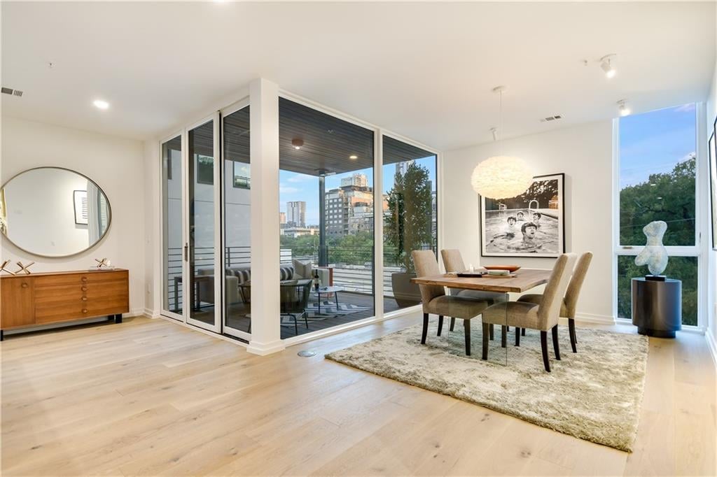 View 1010 W 10th St Unit #204 in MLS Area 1B 1010 W 10th St Unit #204 - property photo 1 - Luxury home in MLS Area 1B, Austin, TX