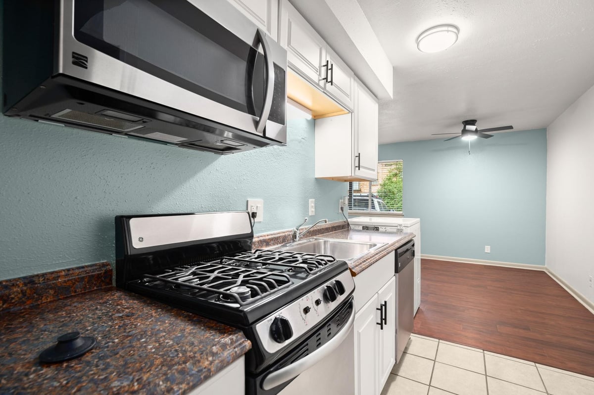 View 1010 W 23rd St Unit #3 in Division D 1010 W 23rd St Unit #3 - front exterior - Luxury home in Division D, Austin, TX
