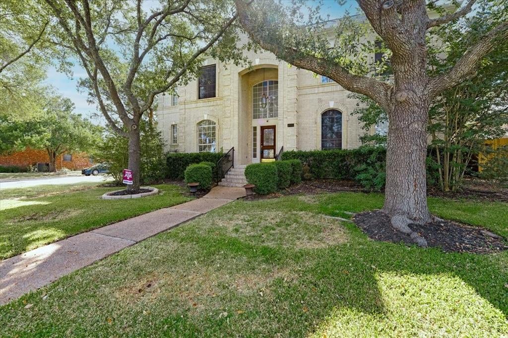 View 10101 Big View DR in River Place Sec 06 10101 Big View DR - property photo 1 - Luxury home in River Place Sec 06, Austin, TX