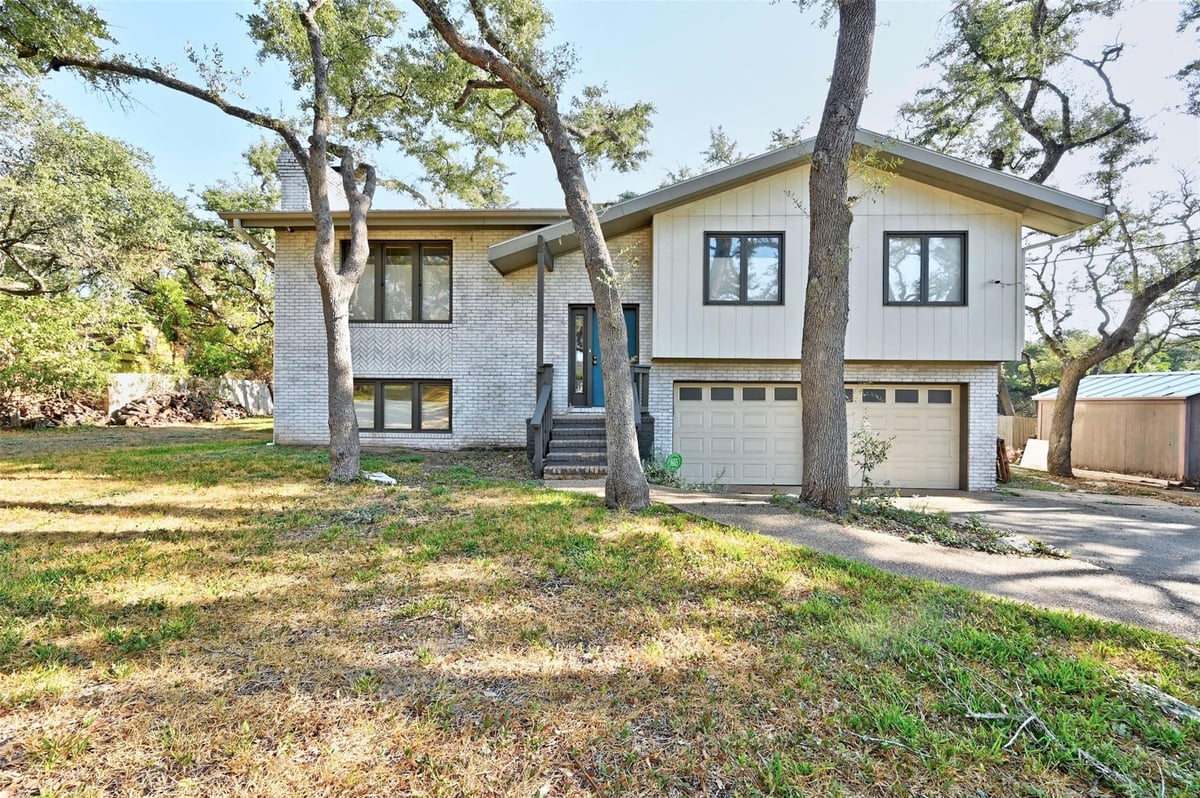View 10102 Murmuring Creek DR in Glen At Thomas Spgs 10102 Murmuring Creek DR - property photo 1 - Luxury home in Glen At Thomas Spgs, Austin, TX
