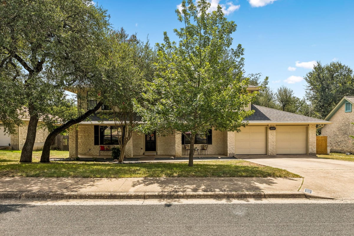 View 10107 Grand Oak DR in Northwest Balcones Amd 10107 Grand Oak DR - property photo 1 - Luxury home in Northwest Balcones Amd, Austin, TX