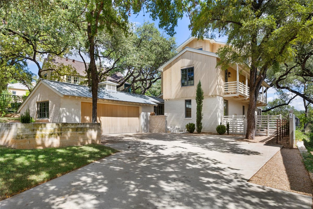 View 1012 Gaston Ave in Shoal Terrace 1012 Gaston Ave - front exterior with 1012 Gaston Ave in Austin - Luxury home in Shoal Terrace, Austin, TX