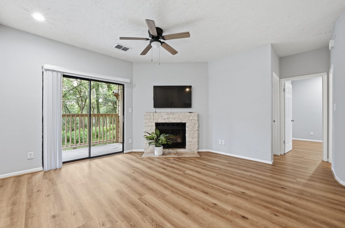 View 1013 Chestnut ST Unit #B1 in Bent Tree Condos 1013 Chestnut ST Unit #B1 - front exterior - Luxury home in Bent Tree Condos, San Marcos, TX